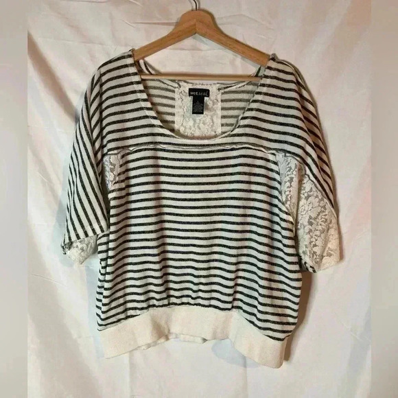 Wet seal‎ top - Picture 1 of 3